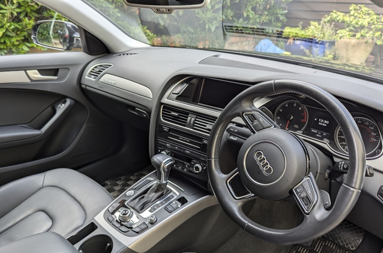 Audi A4 Avant 2014 2.0l TFSI Quattro - photo 24