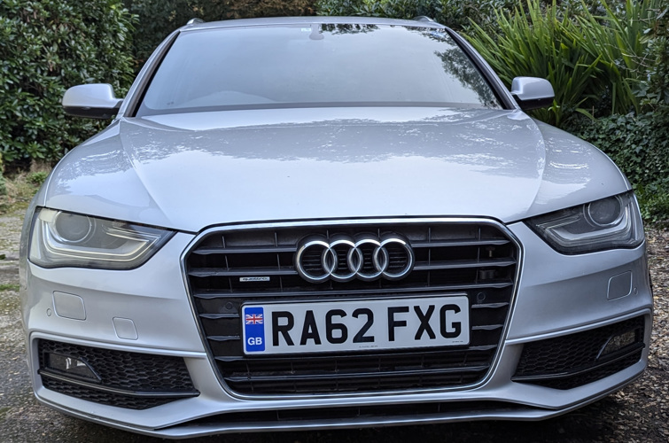 Audi A4 Avant 2013 2.0l TFSI Quattro S-Line - photo 1