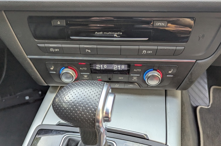 Audi A6 Avant 2014 3.0l TFSI Quattro S-Line - photo 20