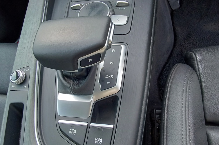 Audi A4 Avant 2018 2.0l TFSI - photo 11