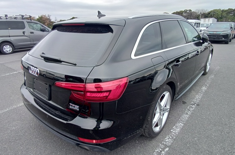 Audi A4 Avant 2016 2.0l TFSI S-Line - photo 4