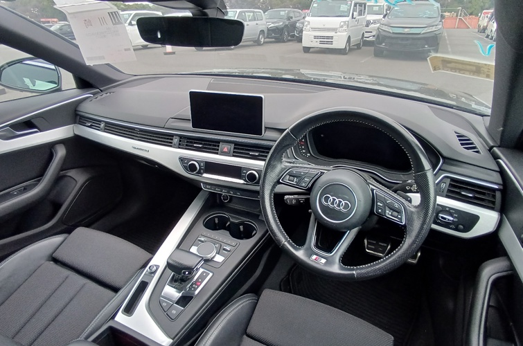 Audi A4 Avant 2016 2.0l TFSI S-Line - photo 7