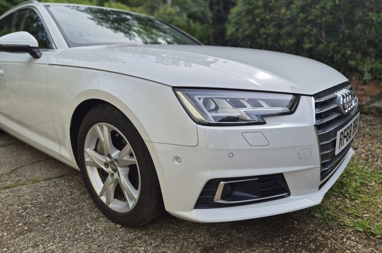 Audi A4 Avant 2018 2.0l TFSI - photo 3