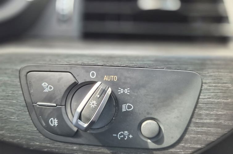 Audi A4 Avant 2018 2.0l TFSI - photo 13