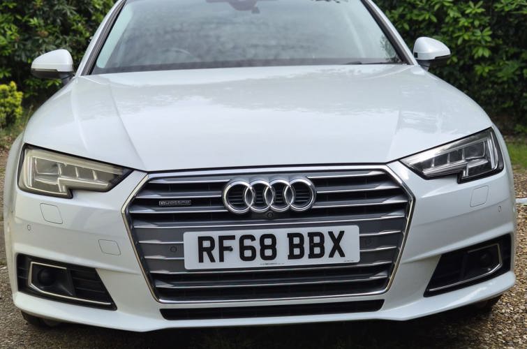 Audi A4 Avant 2018 2.0l TFSI - photo 4