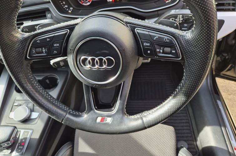 Audi A4 Avant 2017 2.0l TFSI S-Line - photo 9
