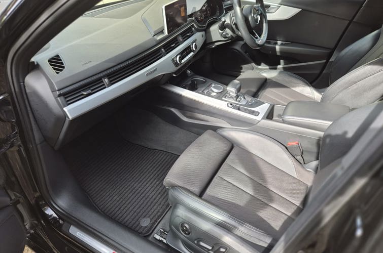 Audi A4 Avant 2017 2.0l TFSI S-Line - photo 8