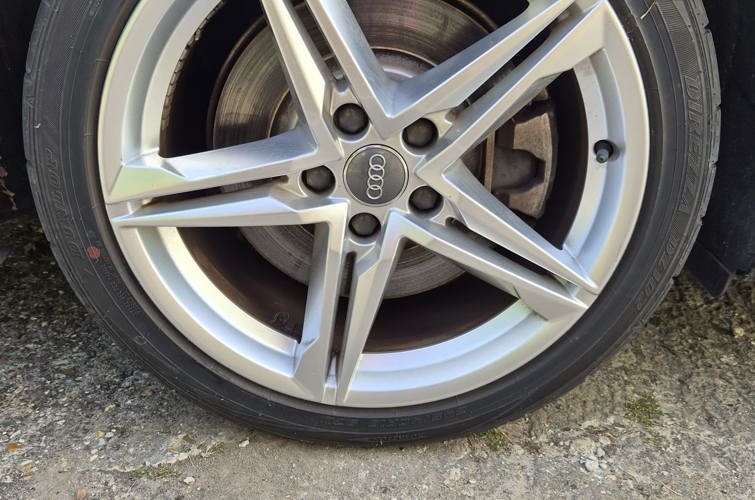 Audi A4 Avant 2017 2.0l TFSI S-Line - photo 22