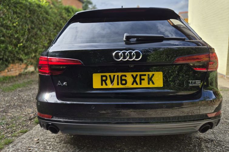 Audi A4 Avant 2017 2.0l TFSI S-Line - photo 2