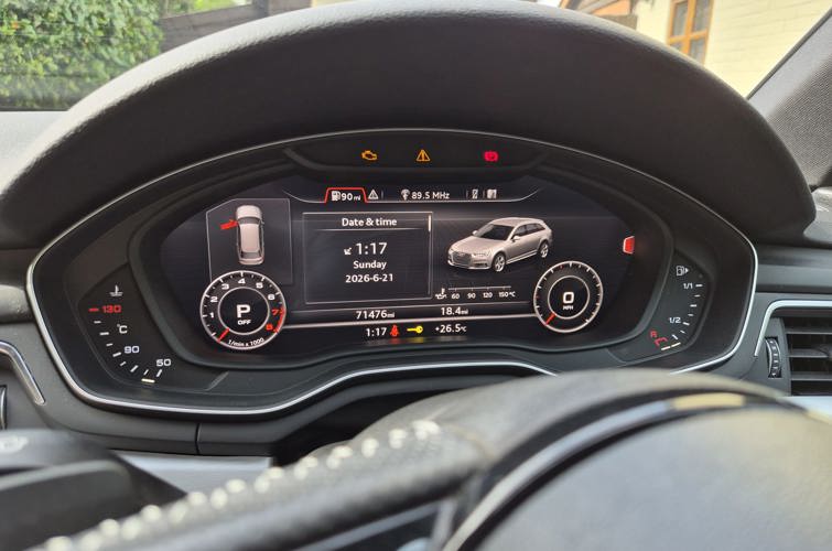 Audi A4 Avant 2017 2.0l TFSI S-Line - photo 12