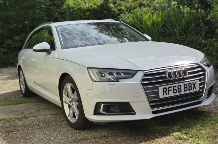 Audi A4 Avant 2018 2.0l TFSI - photo 25