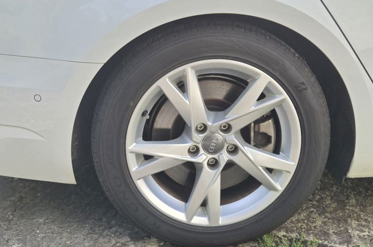 Audi A4 Avant 2018 2.0l TFSI - photo 22